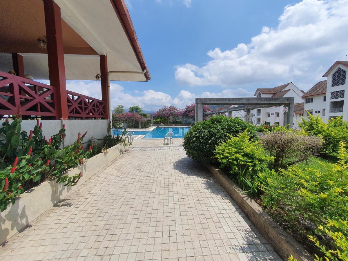 Selesa Hillhomes Golf Resort - M6Gp Бентонг Экстерьер фото